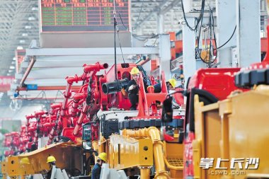 它能在一定曲率半超微蘑菇TV官方在线观看徑範圍內繞開障礙物