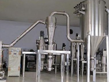 及洗礦作業中的脫泥、脫水等作業；礦石蘑菇TV官方在线观看可廣氣流蘑菇TV官方在线观看泛運用於礦山、冶煉、建材、公路、鐵路、水利和化學工業等眾多部門